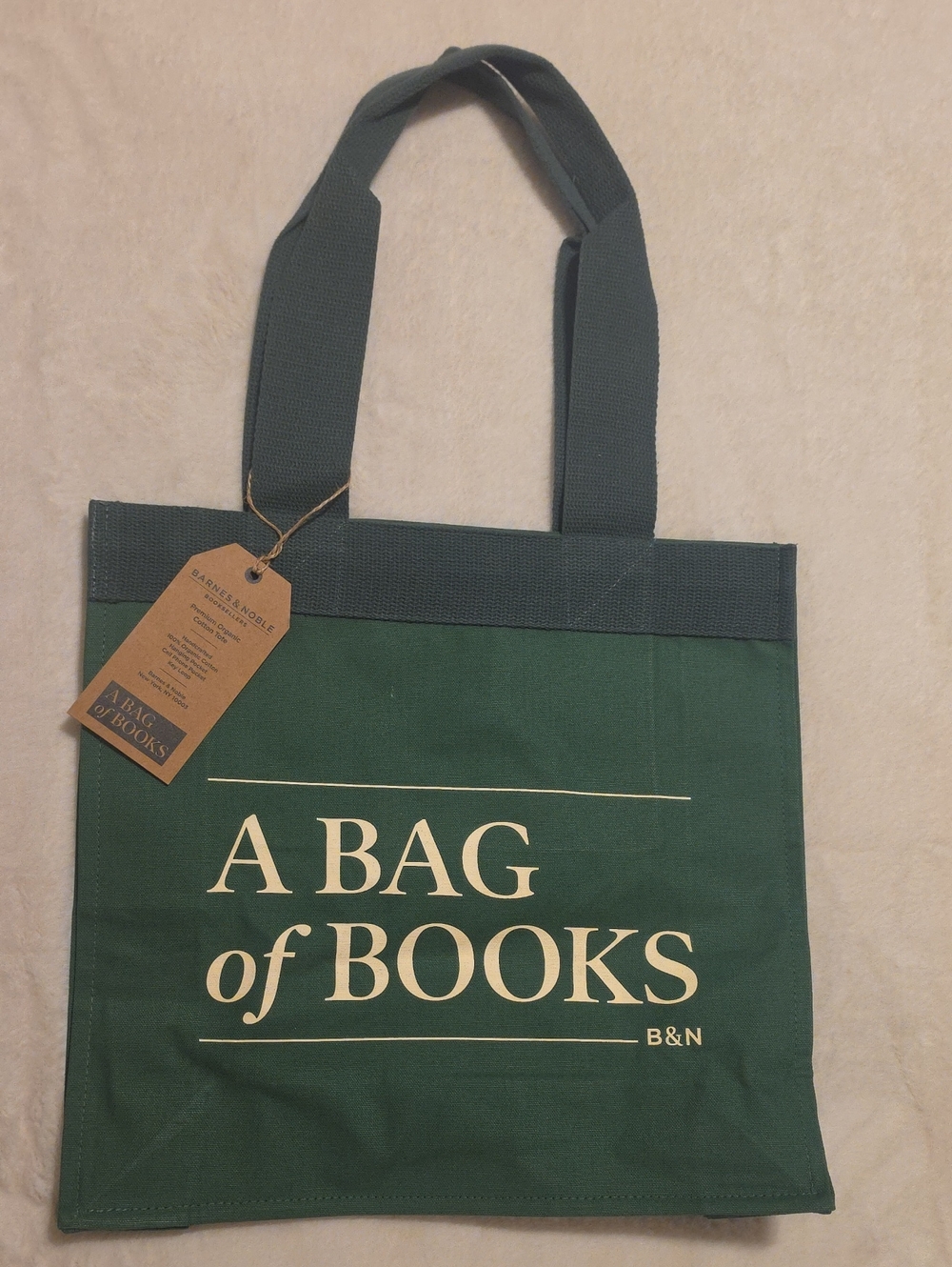NWT Green 'A Bag of Books' Canvas Tote Barnes & Noble